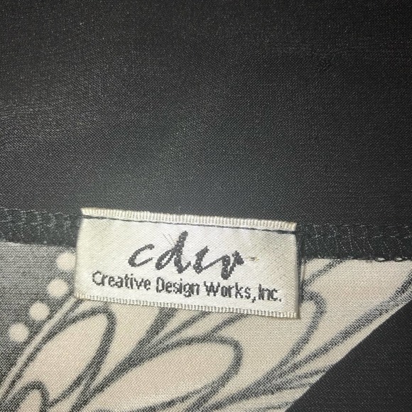 CREATIVE DESIGN WORKS BLACK & CREAM SLEEVELESS TOP LARGE - Picture 3 of 3